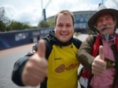 [Bildergalerie] Die Fans des FC Bayern und des BVB feiern gemeinsam in London
